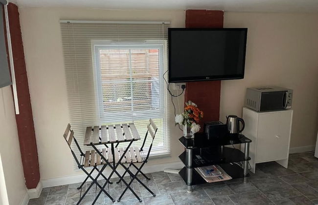 A Furnished Ensuite Apartment for Rent in Patchway - Foto 1