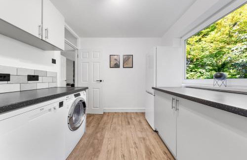 2BR Flat, Free Parking, Close to Airport & Centre - Foto 24