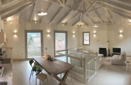 Footpath House / Ολόκληρο σπίτι στο Μεγάλο Χωριό - Photo 1