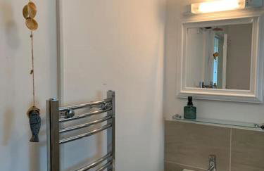 Large 3 bedroom flat in Sennen - Photo 17