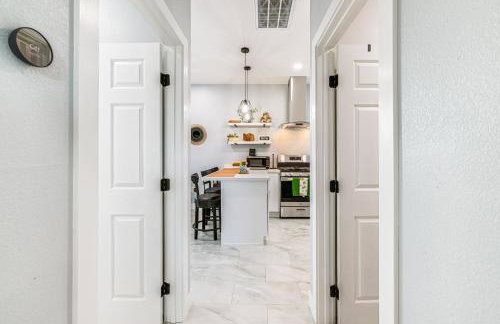 Small-Town Charm & Patio Dining: Home in Madera! - Foto 10