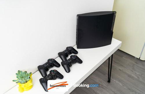 Three Bedroom Apartment At Buonomo Stays Short Lets & Serviced Accommodation With Netflix & Games - Foto 9