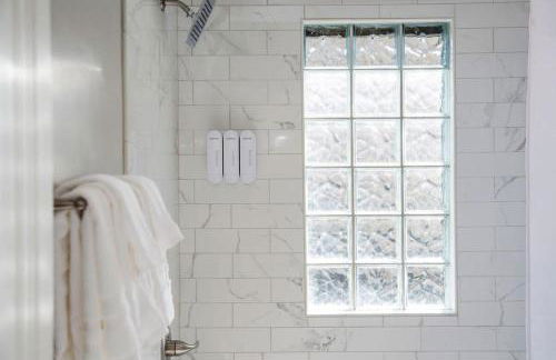 Elegant 3BR Oasis in Dundee Close to Downtown - Foto 30