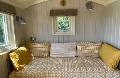 Bathsheba, Luxurious Shepherds Hut set in Todber a hamlet set in Thomas Hardy's iconic rural Dorset - Photo 11