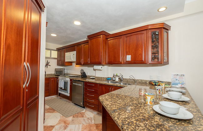 Ocean Front Penthouse Pool Sleeps 8 People - Foto 59