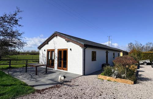 Peacock Barn - Photo 2