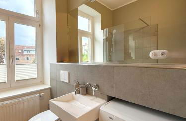 LIVA Stays Schwerin Zentrum - 4 Ferienwohnungen mit Küche und WLAN - Nähe Hauptbahnhof - Ideal für Familien & Monteure - Foto 42