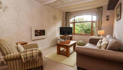 1 Woods Garth - Photo 4