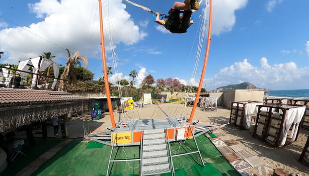 La adrenalina está en su apogeo con la honda humana - Foto 2