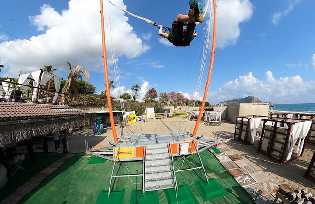 L'adrenalina è al suo apice con la fionda umana - Foto 2