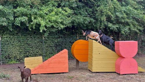 Peaceful Farm Airstream Camper Retreat - Hot Tub - Foto 5