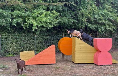 Peaceful Farm Airstream Camper Retreat - Hot Tub - Foto 5