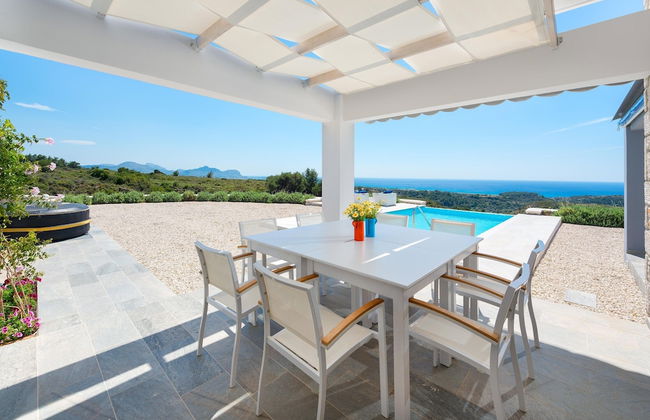 Villa in Rhodes With Infinity Pool & Sea Views - Foto 19