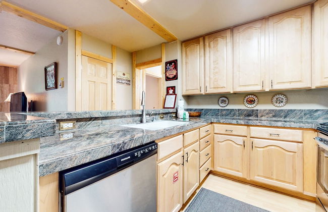 Summit Cozy Condo Getaway! - Foto 6