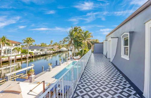 Solara: Waterfront Estate, Pool, Dock, Private Guest Suite - Foto 1