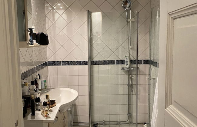 Beautiful 1-bed Apartment in Stockholm - Photo 6