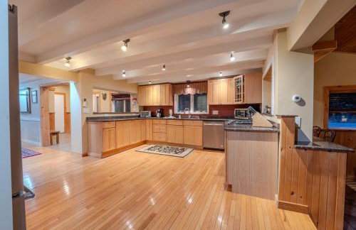 10 Min to Loon-Hottub-Pet Friendly-EV Charger - Foto 5