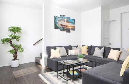 3 Bedroom 2 Bath House with Parking - 10 Guests - Foto 2