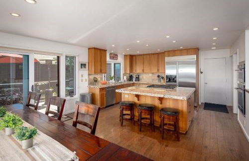 Luxury Lakeview Retreat - Hot Tub, SUP, Sauna & More! - Foto 18