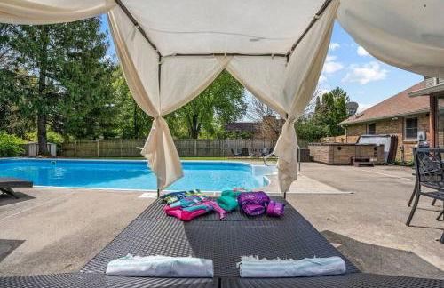 Zestlife-LuxuryEscape-ThemedRooms-Pool-GameRoom - Foto 31