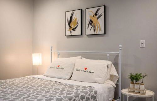 Serene Hilltop Oasis Above the City w Private Pool - Foto 63