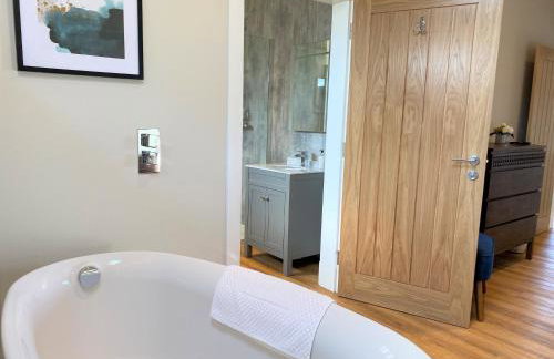 Pheasant Lodge with Hot Tub - Foto 8