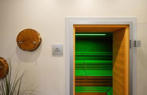 Sonnenblume in der Seefahrtschule - Foto 9