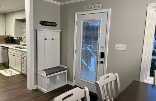 Modern Lakefront Views at Lake Hickory Haven - Foto 8