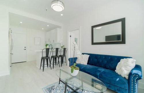 2BR Beachside Retreat with Pool - Foto 3