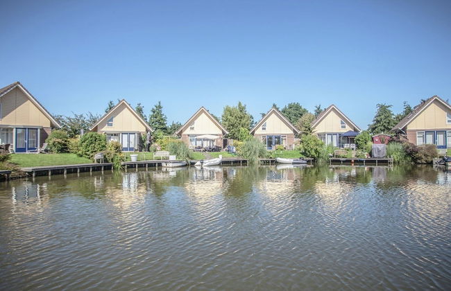 Lovely Holiday Home With Jetty Near Ijsselmeer - Foto 26