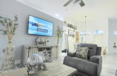 Pool house Best location in Wesley Chapel - Photo 76