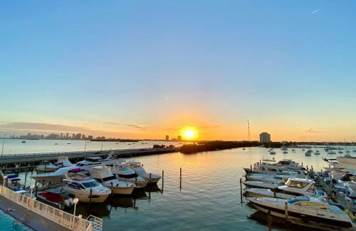 Deluxe waterfront one bedroom apartment with Miami Skyline view, free parking 5 mins drive to Miami Beach - Foto 29