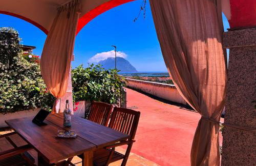 Villa con giardino e spettacolare vista mare a Porto San Paolo - Foto 3