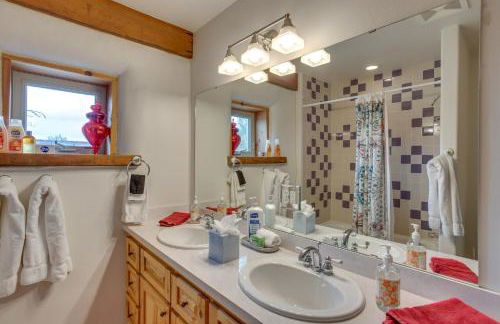 Montrose Family Home with Yard and Fruit Trees! - Foto 25