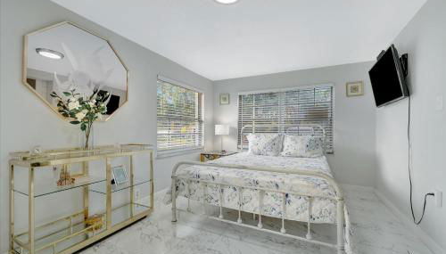 Sleeps 8 Near Busch Gardens with BBQ and Fenced Yard - Foto 4