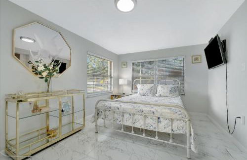 Sleeps 8 Near Busch Gardens with BBQ and Fenced Yard - Foto 4