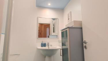 Milano Center Apartment in Shopping and living Area with AC, Wifi, steps from M1 and Airport and Fiera Milano link - Foto 3, Shower