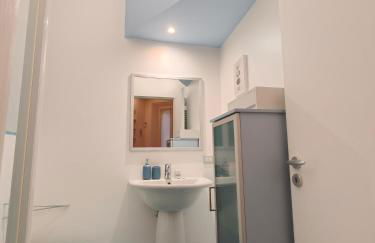 Milano Center Apartment in Shopping and living Area with AC, Wifi, steps from M1 and Airport and Fiera Milano link - Foto 3