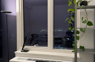 Luxury 2 bedrooms 2 bathrooms Corner Apartment Breathtaking City Views Modern Retreat - Foto 16