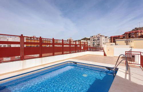 Piscina, patio privado y aparcamiento - Foto 29