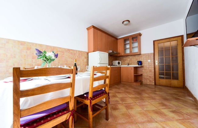 Deluxe Two-bedroom Apartment With a Jacuzzi Large Terrace With Garden - Foto 13