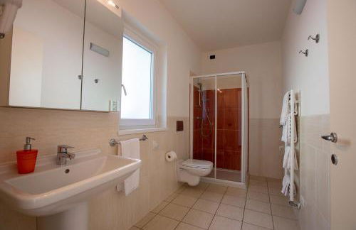 Residence CaFelicita - Apartments Lake View - Infinity Pool - Jacuzzi - Foto 59