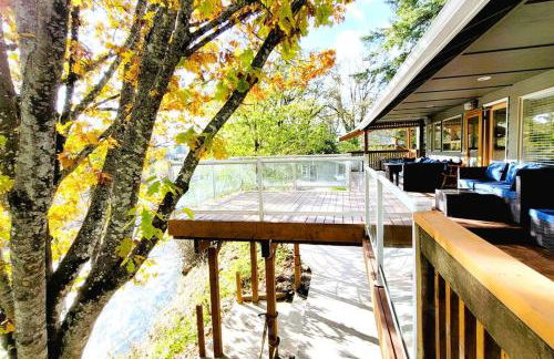 Tranquil Riverfront Retreat - Foto 53