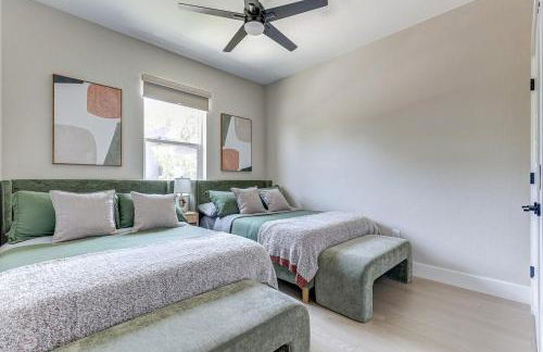 Chic & Spacious 4 Bedroom 3 Full Bathrooms Retreat in West Tampa and Pvt Backyard - Foto 53