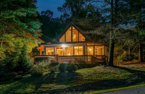 Luxury Cabin 45 Min to Asheville Hot Tub & Fire pit - Foto 1