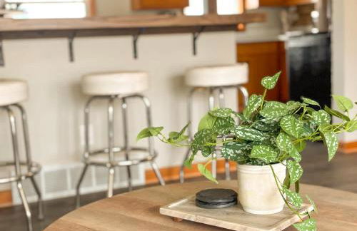 1 Block To Lambeau 3 BR Sleeps 6 Pet-Friendly - Foto 6