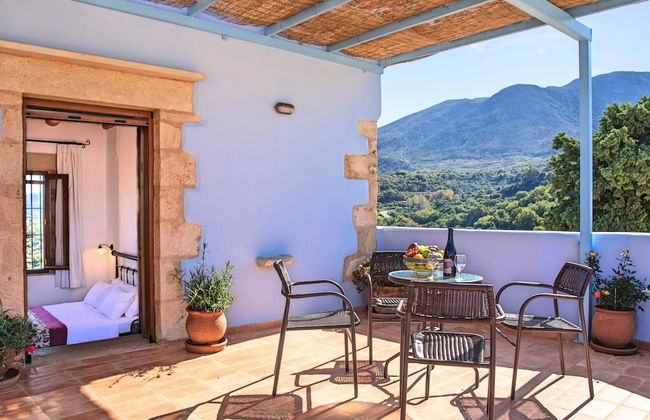 Venetian Mansion, 2 Separate Houses, Heated Pool in Kastellos, North-west Coast - Foto 12