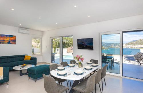 Familiy Villa Navis with heated pool - Photo 35