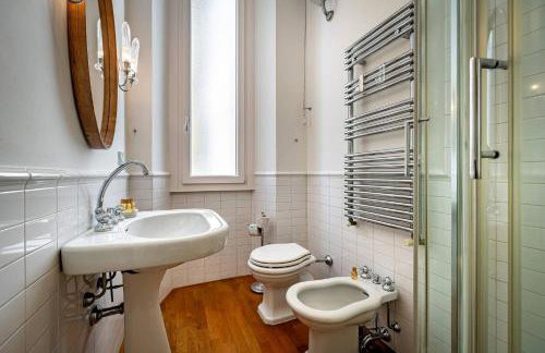 YD Bright 2-Bedroom Retreat with Elevator - Foto 20