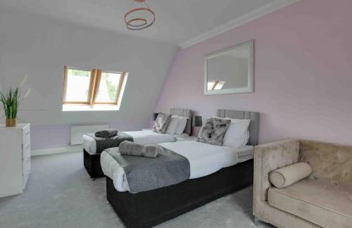 Elizabeth II Five Bedroom Spacious Home - Foto 4